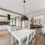 Cruwzo- Moderne & Gemuetliche