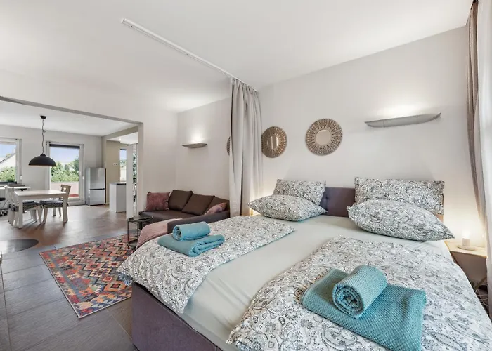 Cruwzo- Moderne & Gemuetliche